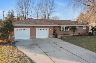 9324 SW 37th Ave, Hope, MN 56046