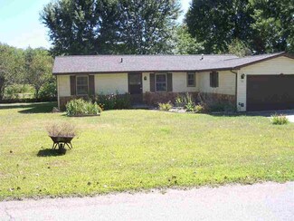 7472 E Barbee Dr, Pierceton, IN 46562