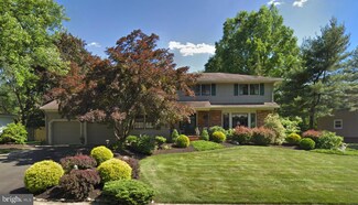19 Upper Brook Dr, North Brunswick, NJ 08902