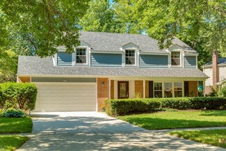 1521 Chippewa Dr, Naperville, IL 60563