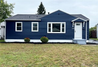 559 Fernwood Dr, Troy, OH 45373