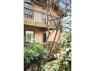 7538 SW Barnes Rd Unit H, Portland, OR 97225