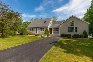 78 Brattle St, South Berwick, ME 03908