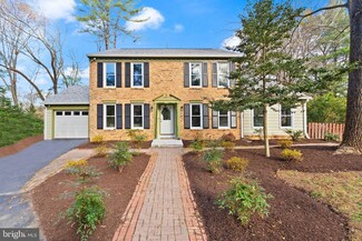 10808 Hunt Club Rd, Reston, VA 20190
