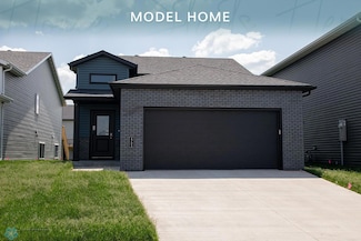 6725 Meadow View Dr S, Fargo, ND 58104