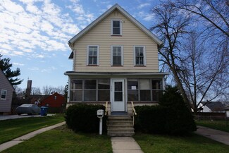 329 Forest Ave, Aurora, IL 60505
