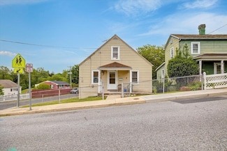 14 E Gay St, Staunton, VA 24401
