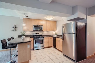 319 W 47th St Unit 6, Minneapolis, MN 55419
