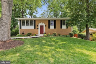 6313 Charnwood St, Springfield, VA 22152