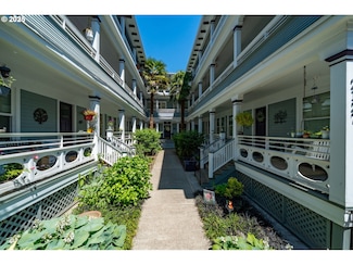 2127 NW Irving St Unit 202, Portland, OR 97210