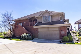 635 Windy Hill Rd, Hamilton, OH 45013