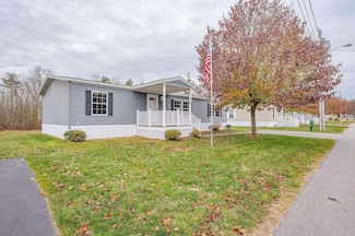 16 Edmund Meadow Ln, Hampstead, NH 03841