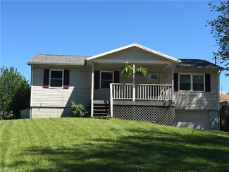300 Woodview Cir, Williamstown, WV 26187