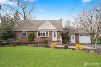 7 Center Ave, Parlin, NJ 08859