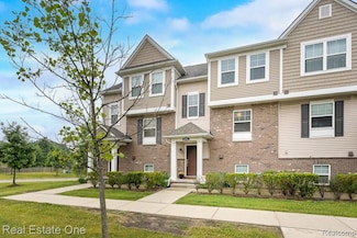 4661 Bradley Cir, Troy, MI 48085