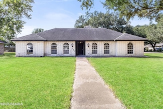 121 Aberdeen Dr, Lafayette, LA 70508