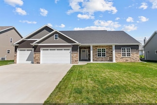 2034 Big Bend Dr, Neenah, WI 54956