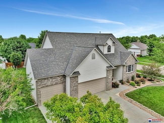 5950 Clear Creek Dr, Lincoln, NE 68516