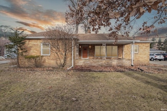 1617 Oak Park Dr, South Bend, IN 46617