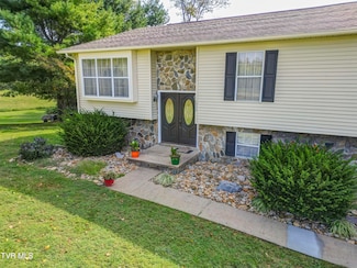 1330 Stone Dam Rd, Chuckey, TN 37641