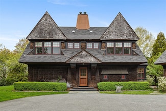 25 Walnut St, Jamestown, RI 02835