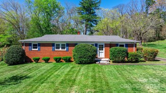 103 Glasbrook St, Morganton, NC 28655