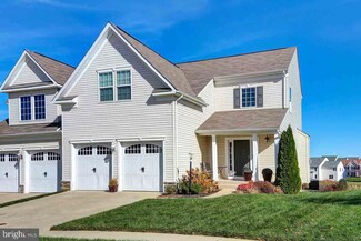 814 Cougar Pointe Cir Unit 85, Seven Valleys, PA 17360