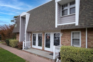 26 Mainsail Dr Unit 1-26, Patchogue, NY 11772