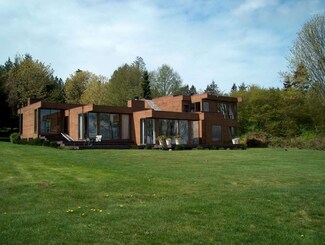 272 Elizabeth Dr, Point Roberts, WA 98281