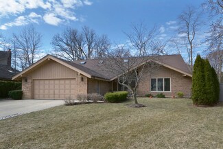 2451 Chas Dr, Rolling Meadows, IL 60008