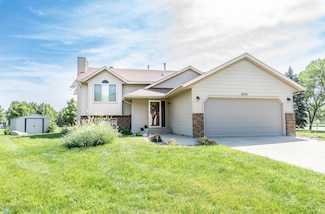 2501 39th Ave S, Fargo, ND 58104
