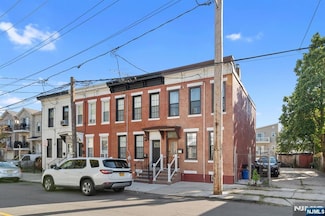 37 Emmet St, Newark, NJ 07114