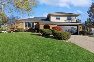 1489 NW 107th St, Clive, IA 50325