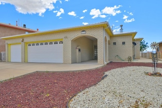5136 Lomas de Atrisco Rd NW, Albuquerque, NM 87105