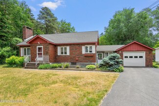 1493 Dunnsville Rd, Schenectady, NY 12306