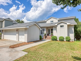 3 Riding Ln, Savannah, GA 31411