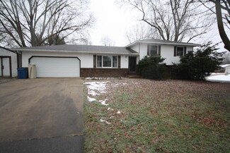 5082 Patland Dr, Kalamazoo, MI 49009