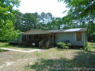 3600 Quarter Horse Ln, Parkton, NC 28371