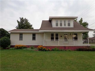 206 Lincoln St, Lyons, OH 43533