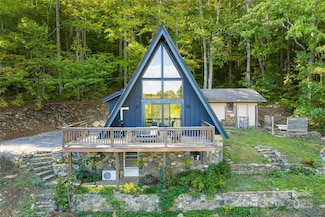 360 Banjo Branch Rd, Burnsville, NC 28714