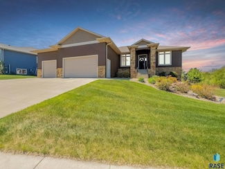 305 S Heritage Rd, Brandon, SD 57005