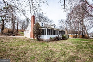 18304 Old Triangle Rd, Triangle, VA 22172