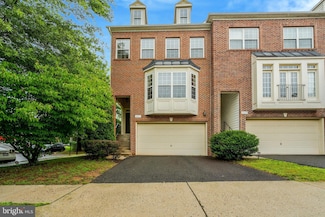 4511 Billingham St, Fairfax, VA 22030