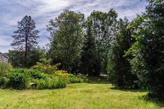 228 Ponderosa Ln, Grants Pass, OR 97527
