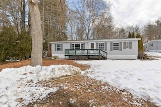 13 Brenda St, Nashua, NH 03062