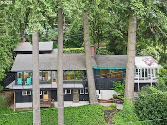 275 Sunset Dr, Eugene, OR 97403