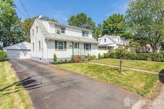 7 Walnut St, Edison, NJ 08817