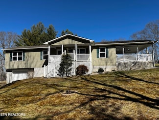 435 Oral Dr, Helenwood, TN 37755