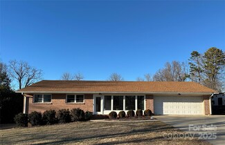 108 Greenview Dr, Kannapolis, NC 28081