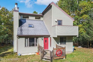 802 Clubhouse Dr, East Stroudsburg, PA 18302